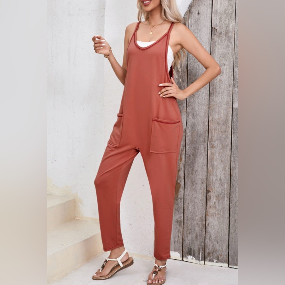 Foster- Casual Jumpsuit with Tapered Legs and Scoop Neckline